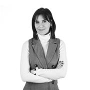 Laureata in giurisprudenza con il massimo dei voti impartisce lezioni in penale, civile e amministrativo